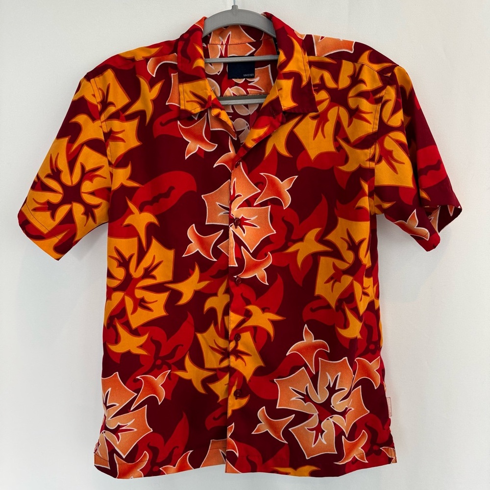 ❤️3/$30 Piping Hot Boys Hawaiian Shirt Flame Floral Tropical Surf - Size M